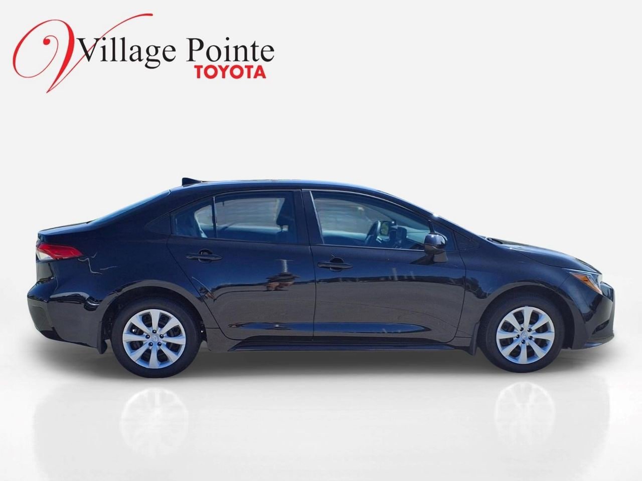 Used 2026 Toyota Corolla LE FWD image 6