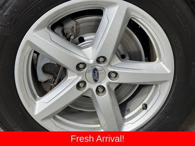 Used 2016 Ford Explorer XLT w/ Equipment Group 202A AWD/4WD image 10
