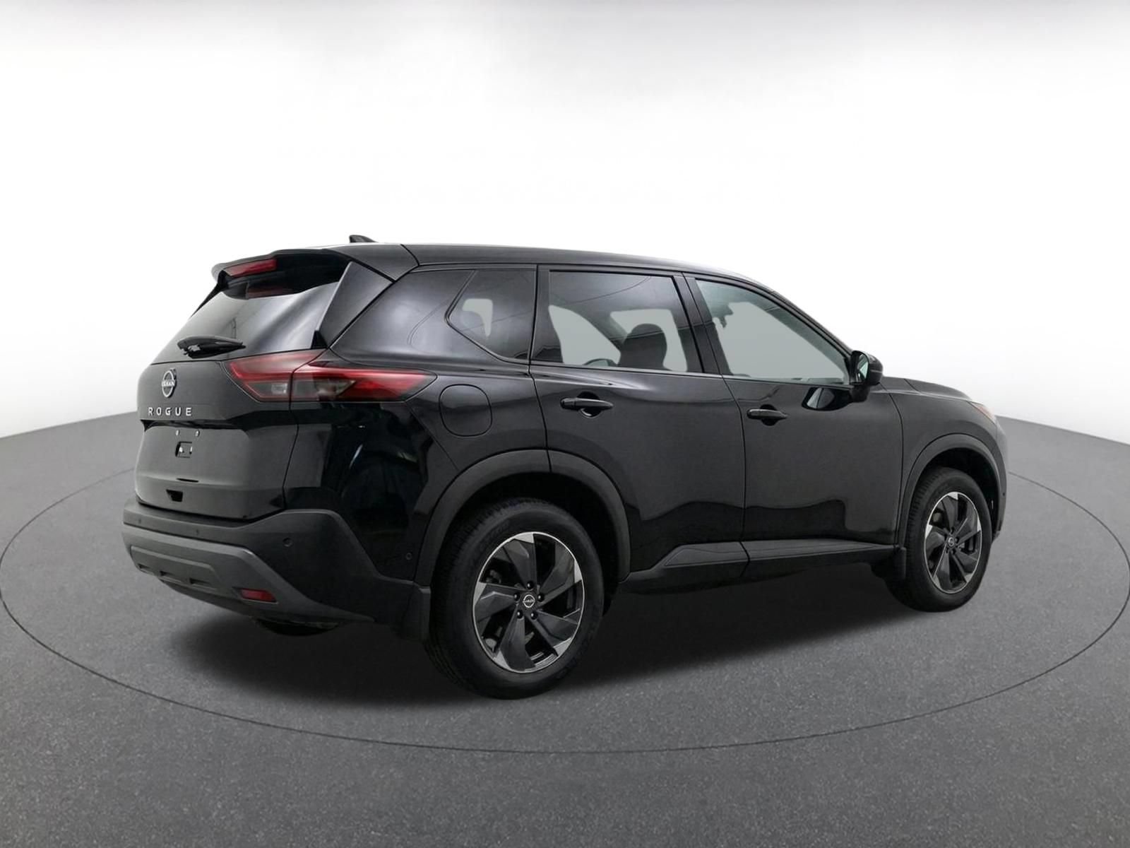 Used 2025 Nissan Rogue SV AWD/4WD image 9