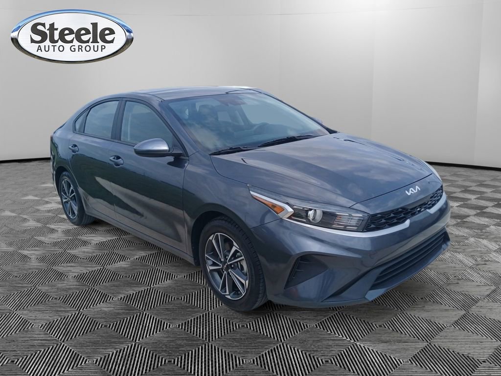 Used 2024 Kia Forte LXS FWD image 3