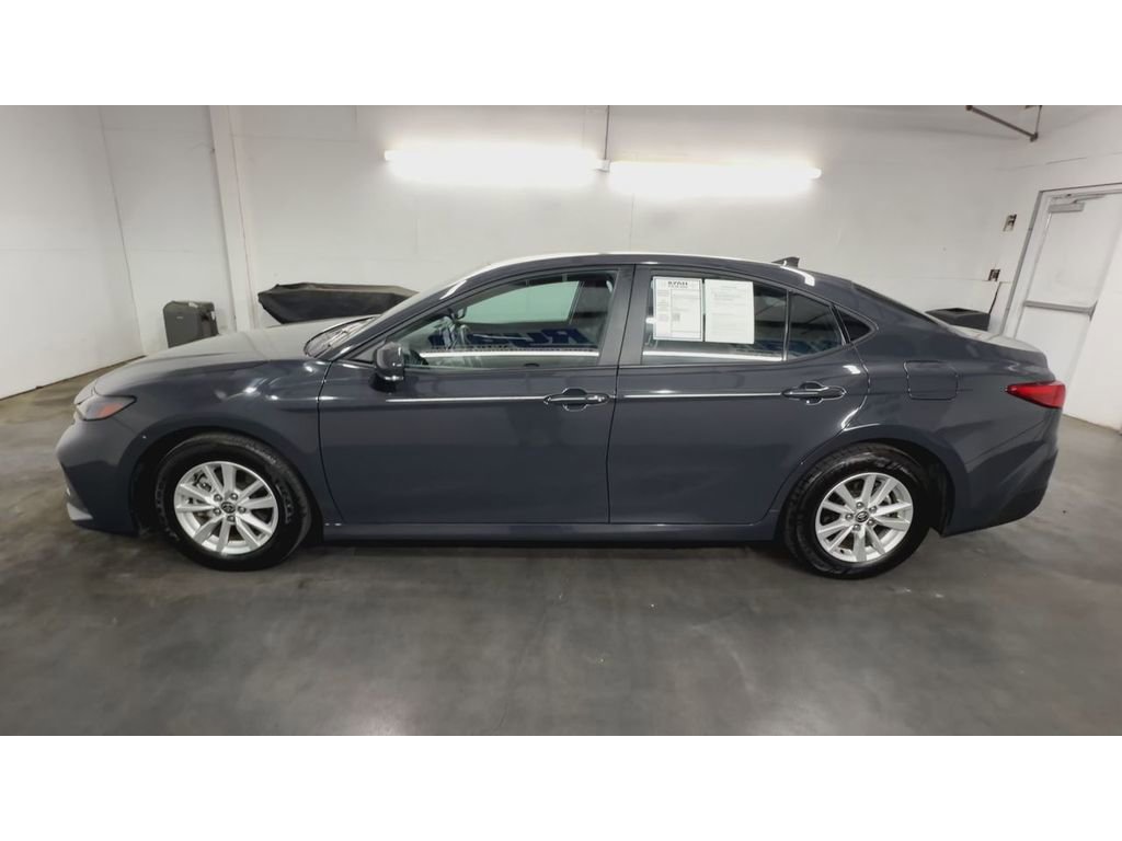 Used 2025 Toyota Camry LE FWD image 5