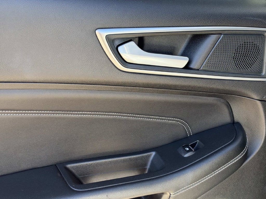 Used 2024 Ford Edge Titanium AWD/4WD image 19
