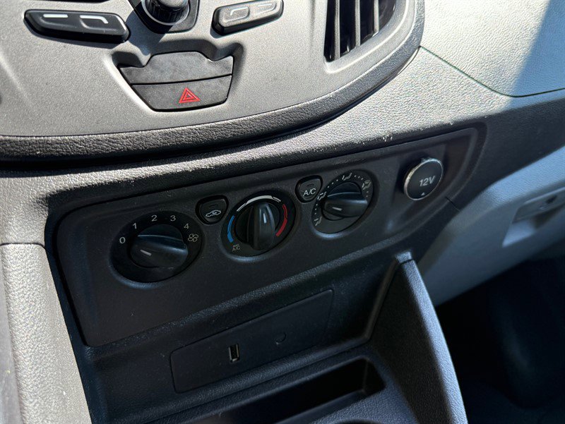 Used 2018 Ford Transit 150 130 Low Roof RWD image 17