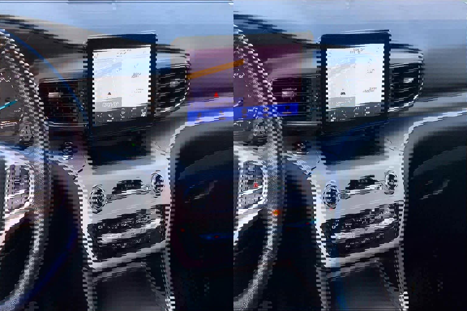 Used 2021 Ford Explorer XLT w/ Equipment Group 202A image 7