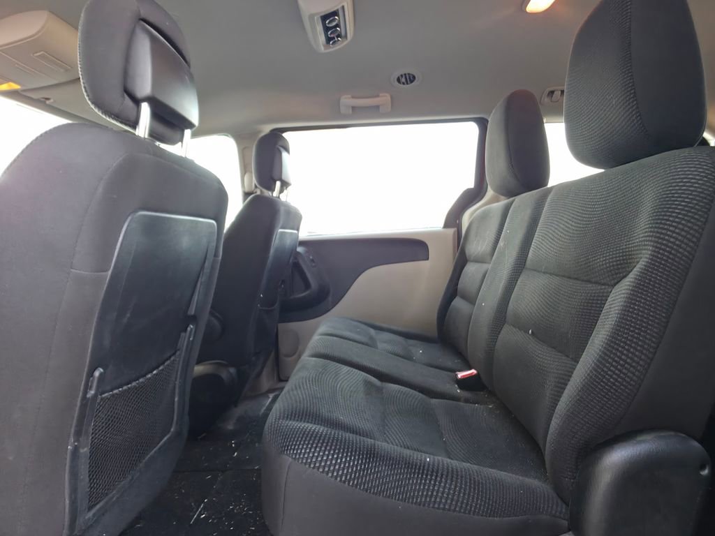 Used 2020 Dodge Grand Caravan SE FWD image 12