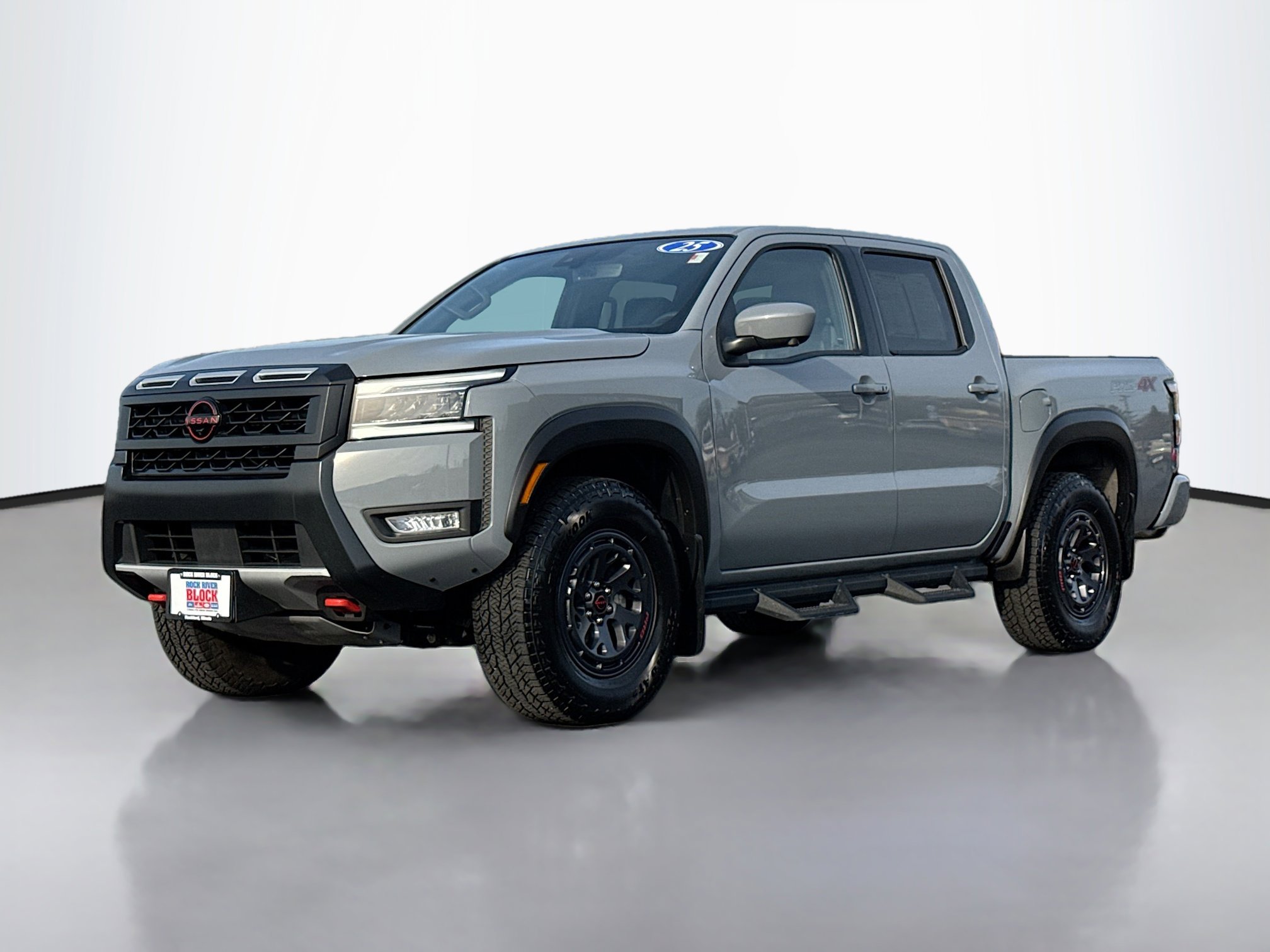 Used 2025 Nissan Frontier PRO-4X w/ Pro Premium Package image 14