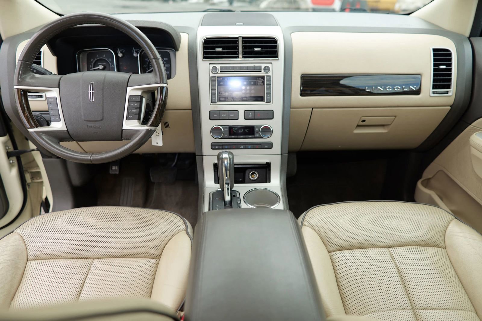 Used 2008 Lincoln MKX AWD image 18