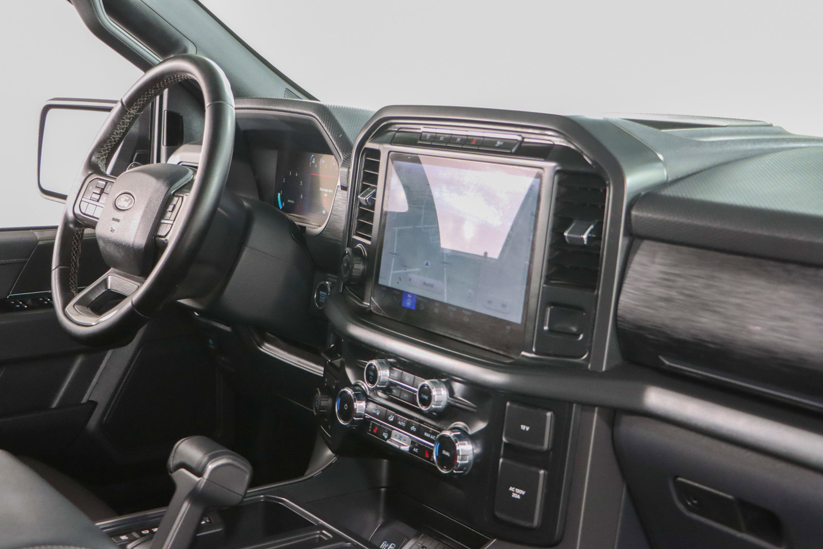 Used 2024 Ford F150 XLT w/ Equipment Group 302A MID image 27