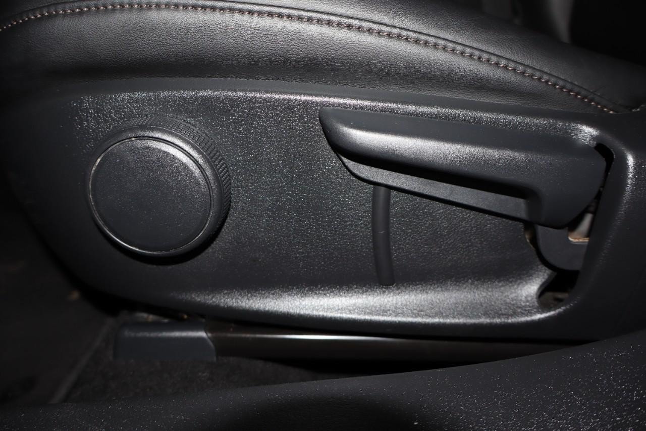 Used 2024 MAZDA MAZDA3 s FWD image 12