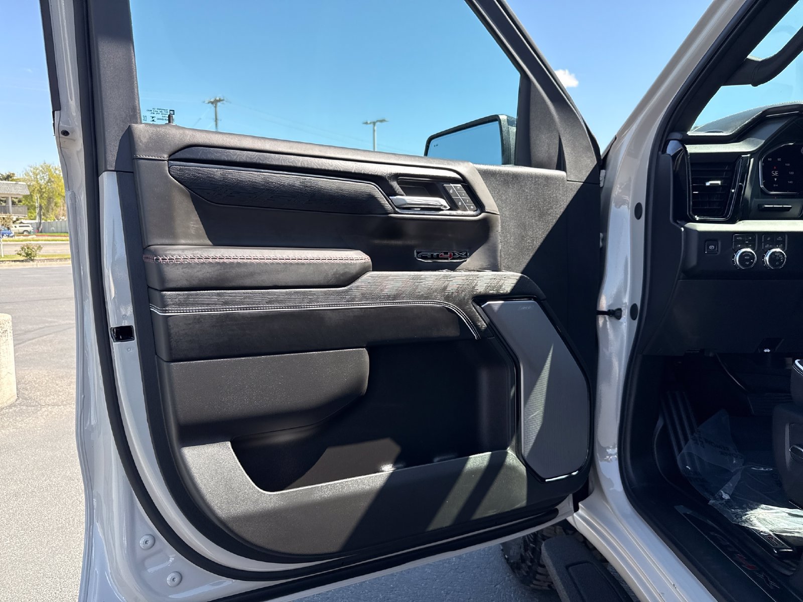 New 2026 GMC Sierra 1500 AT4X w/ LPO, Black Badging Package AWD/4WD image 44