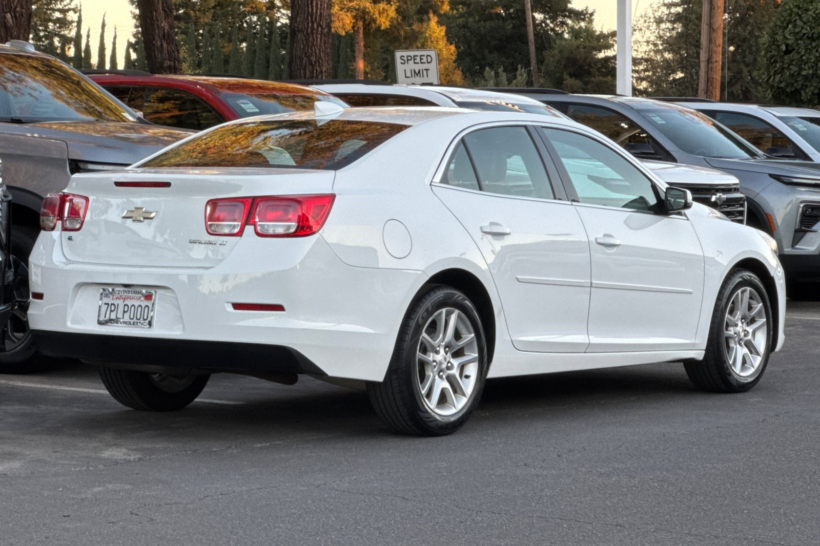Used 2016 Chevrolet Malibu LT w/ Power Convenience Package FWD image 5