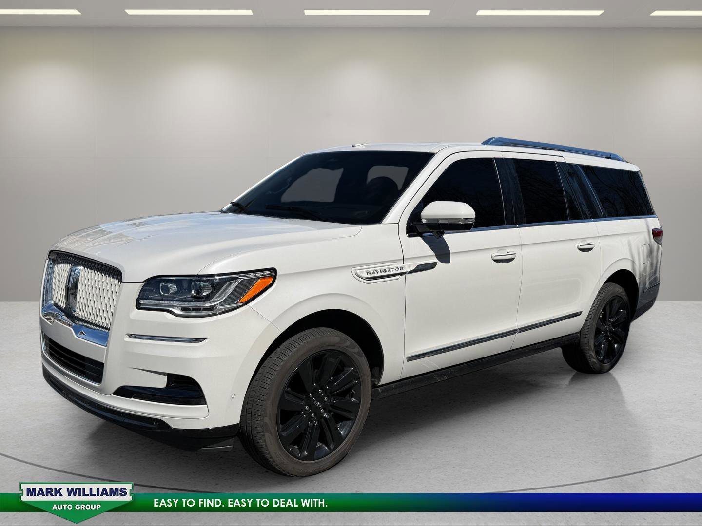 Used 2024 Lincoln Navigator L Reserve AWD/4WD image 4