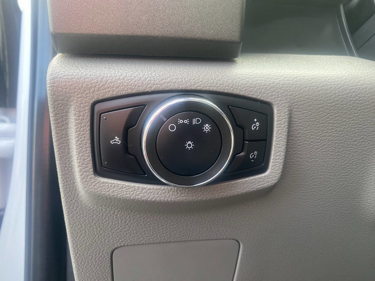 Used 2022 Ford F250 XL w/ Power Equipment Group image 35