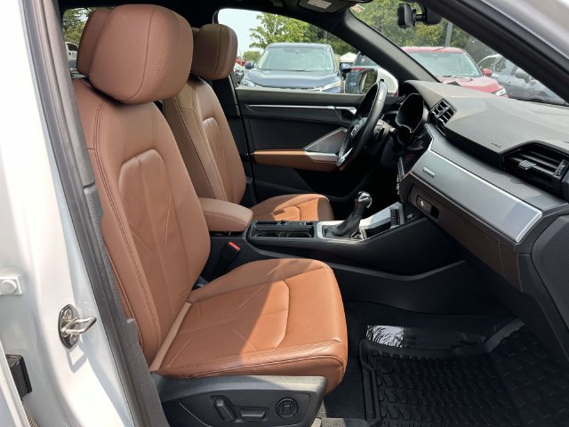 Used 2021 Audi Q3 2.0T Premium w/ Convenience Package AWD/4WD image 11
