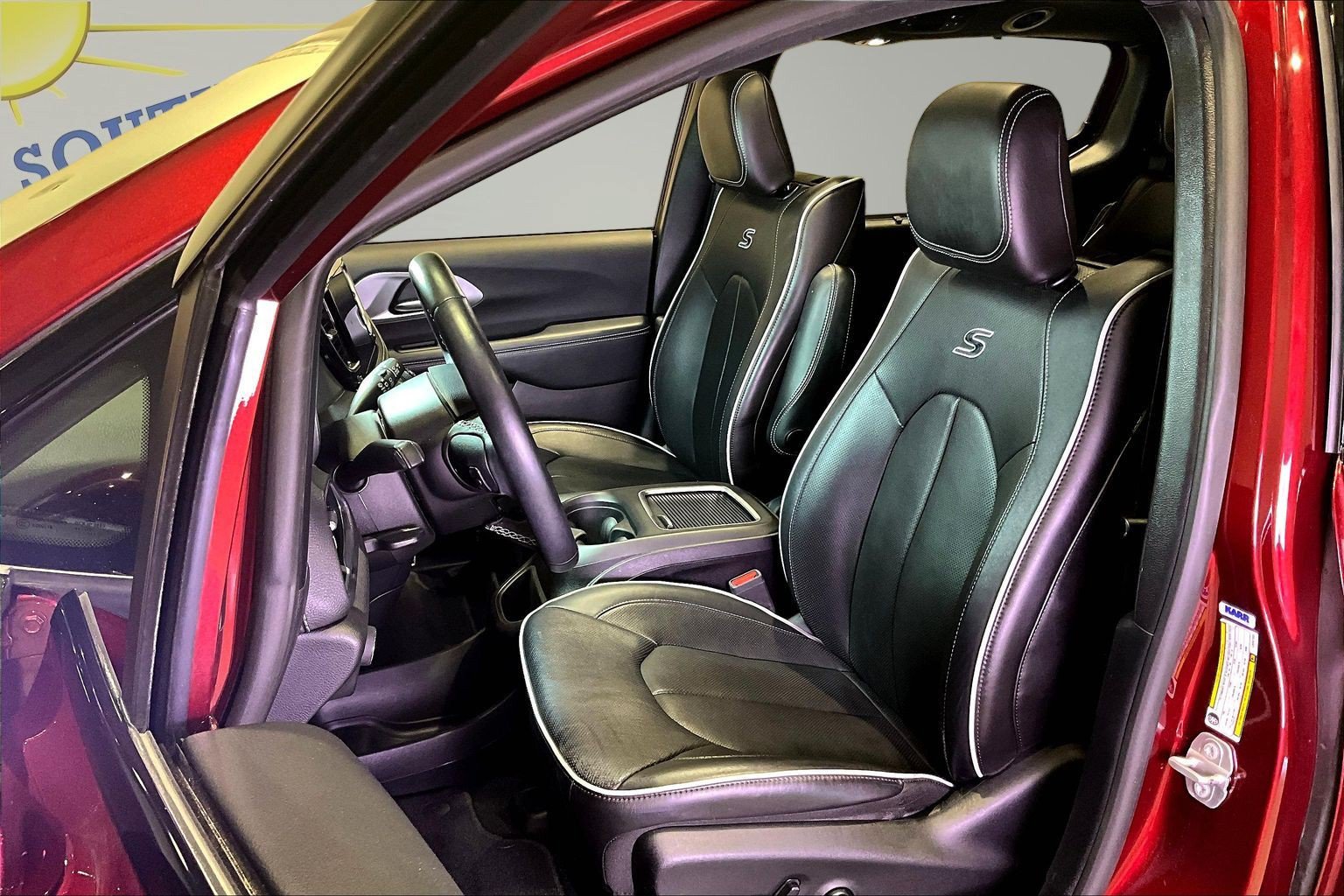 Used 2020 Chrysler Pacifica Limited w/ Advanced Safetytec Group FWD image 22