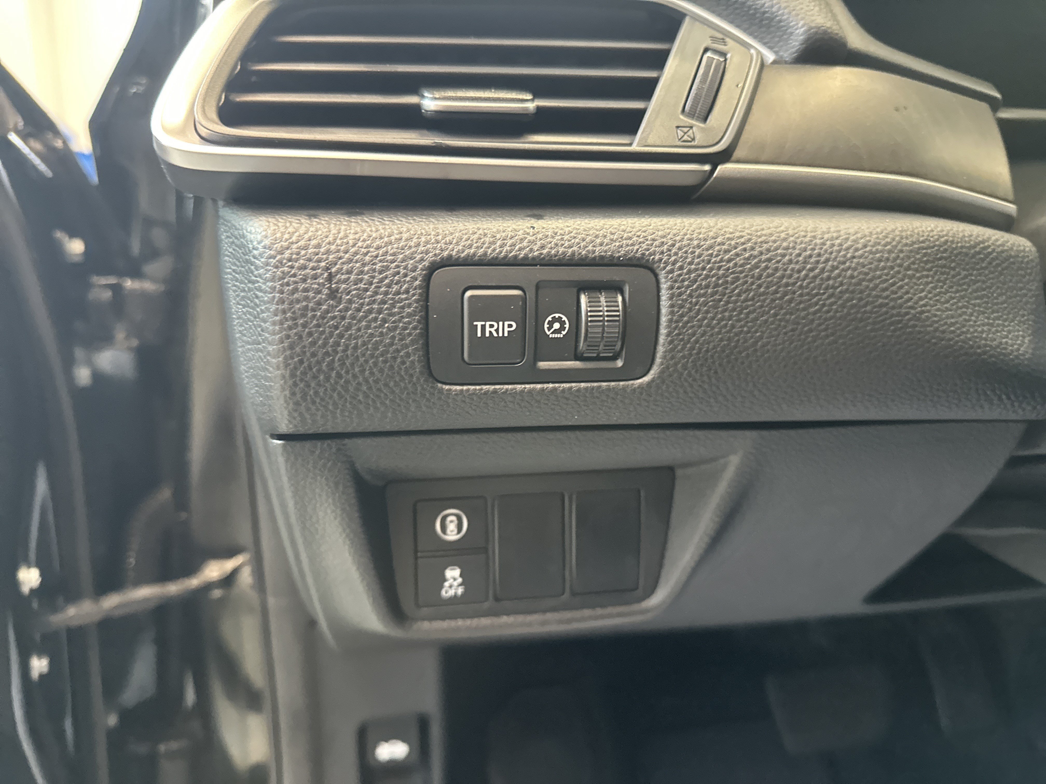 Used 2018 Honda Accord EX image 13