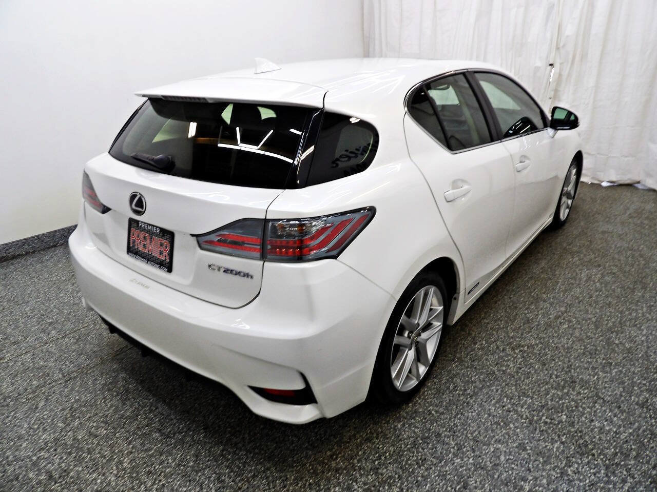 Used 2016 Lexus CT 200h FWD image 6