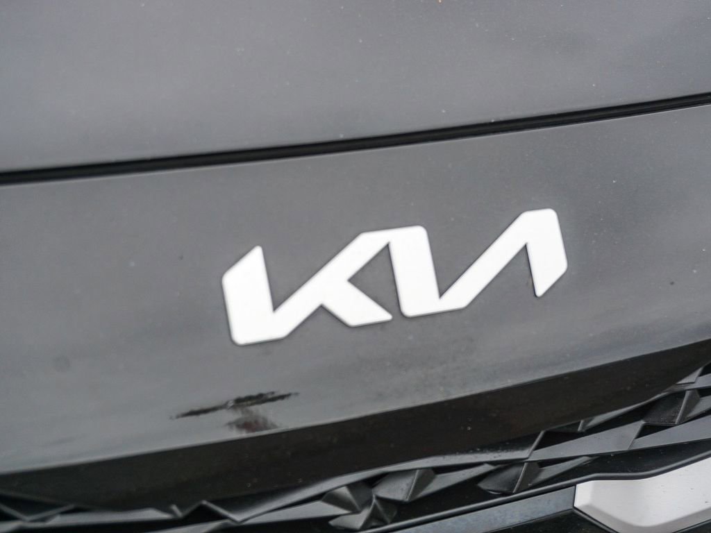 Certified 2023 Kia Forte LXS image 12