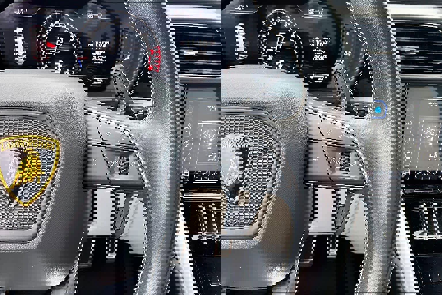 Used 2022 Lamborghini Urus image 24