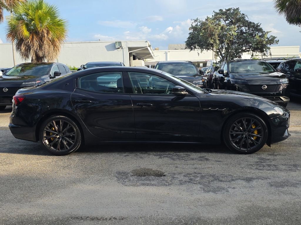 Used 2022 Maserati Ghibli Modena Q4 AWD/4WD image 9