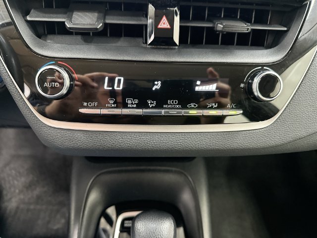 Used 2021 Toyota Corolla LE w/ Carpet Mat Package (TMS) FWD image 18