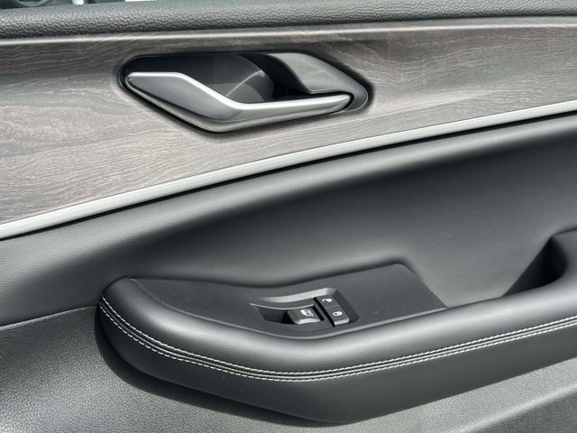 New 2026 Jeep Grand Cherokee Altitude AWD/4WD image 26