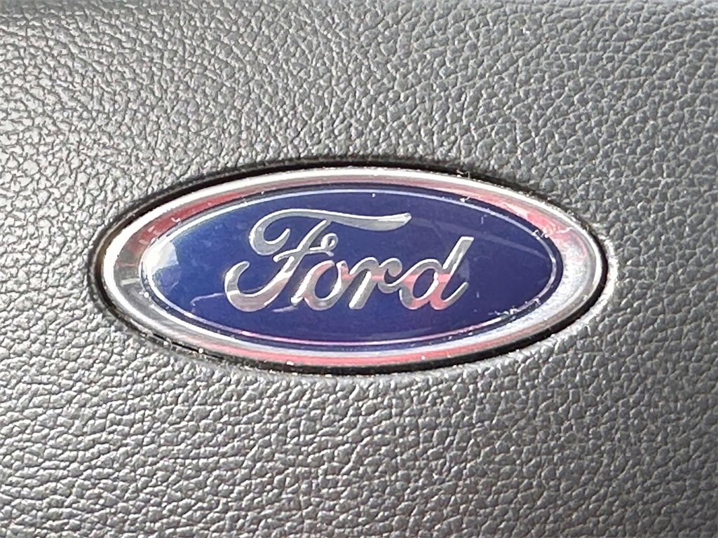 Used 2022 Ford Explorer XLT w/ Equipment Group 202A image 23