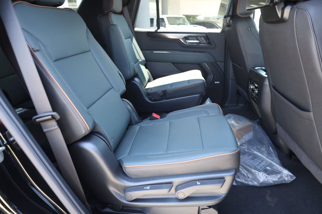 New 2026 GMC Yukon AT4 w/ AT4 Premium Plus Package AWD/4WD image 18