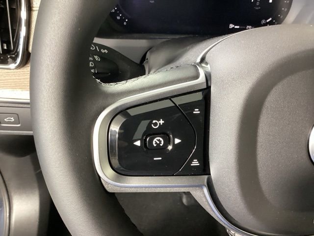 New 2026 Volvo XC90 B6 Plus w/ Protection Package Premier image 29