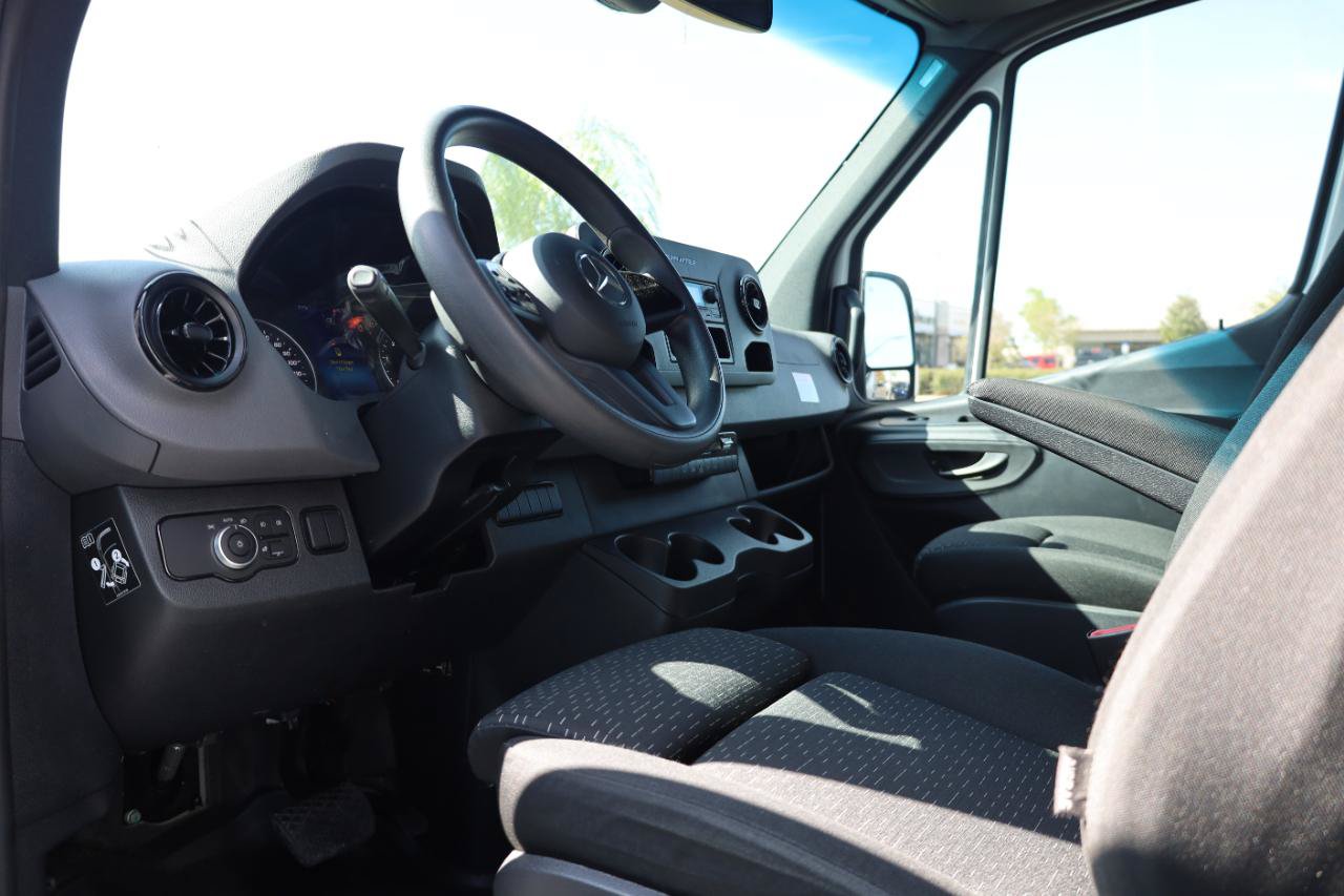 Used 2024 Mercedes-Benz Sprinter 2500 image 7
