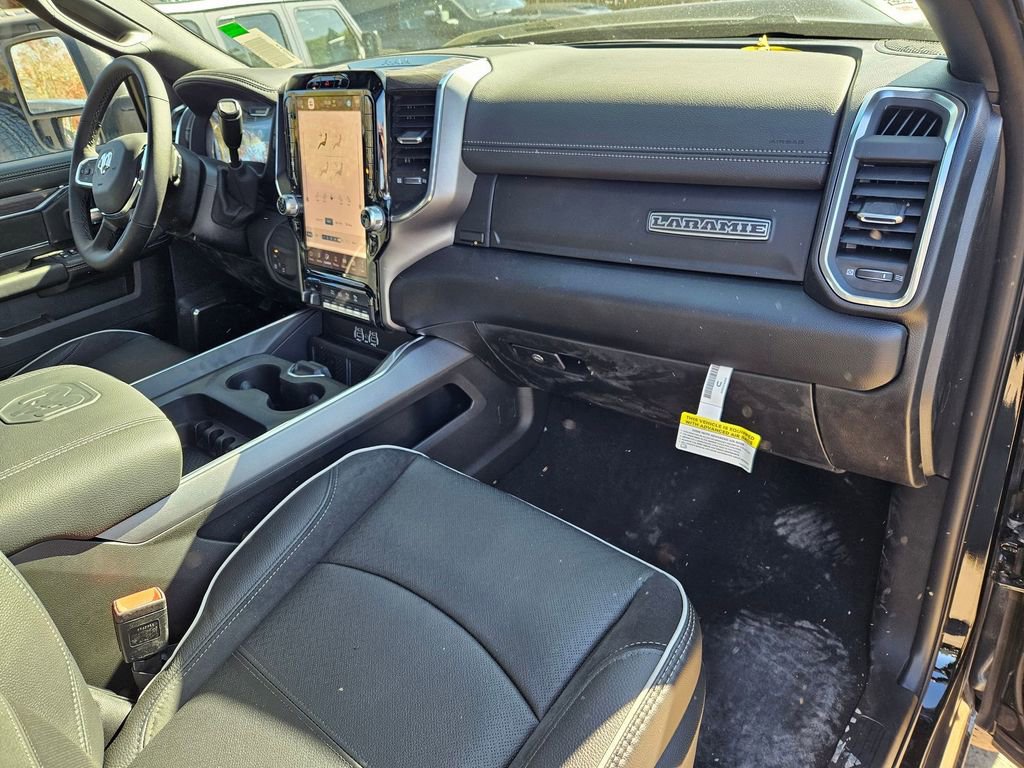 New 2026 RAM 2500 Laramie w/ Night Edition AWD/4WD image 17