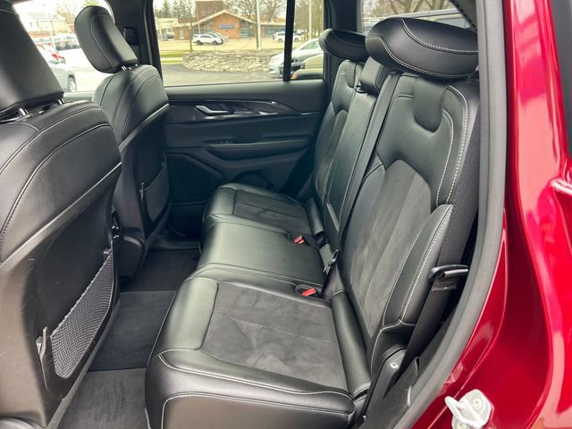 Used 2023 Jeep Grand Cherokee Altitude image 5