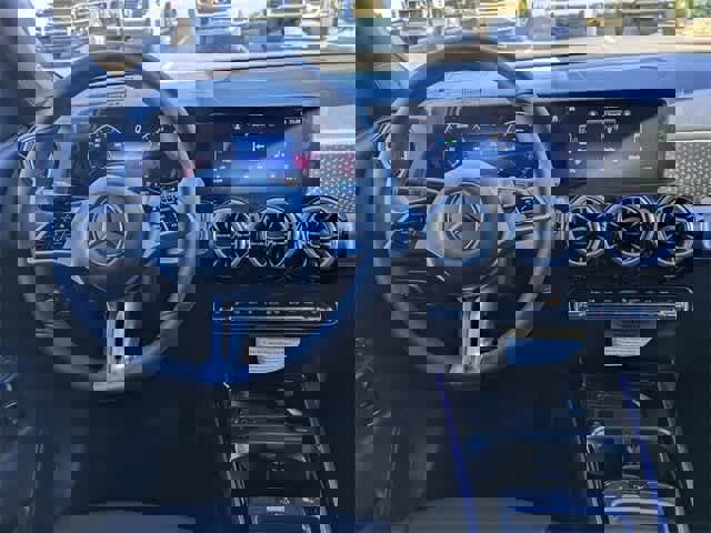 New 2025 Mercedes-Benz GLB 250 image 3