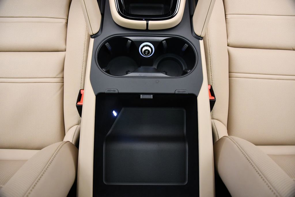 Used 2025 Porsche Cayenne S image 33