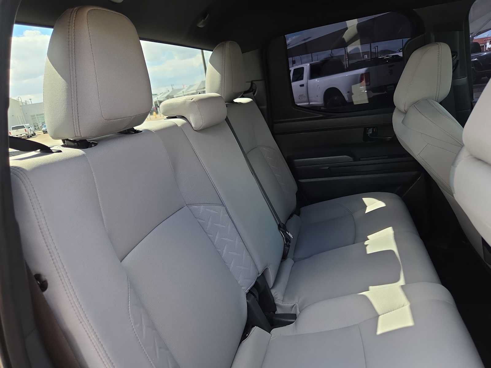 Certified 2025 Toyota Tacoma SR5 AWD/4WD image 17