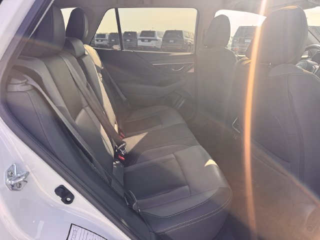 Used 2025 Subaru Outback Onyx Edition AWD/4WD image 28