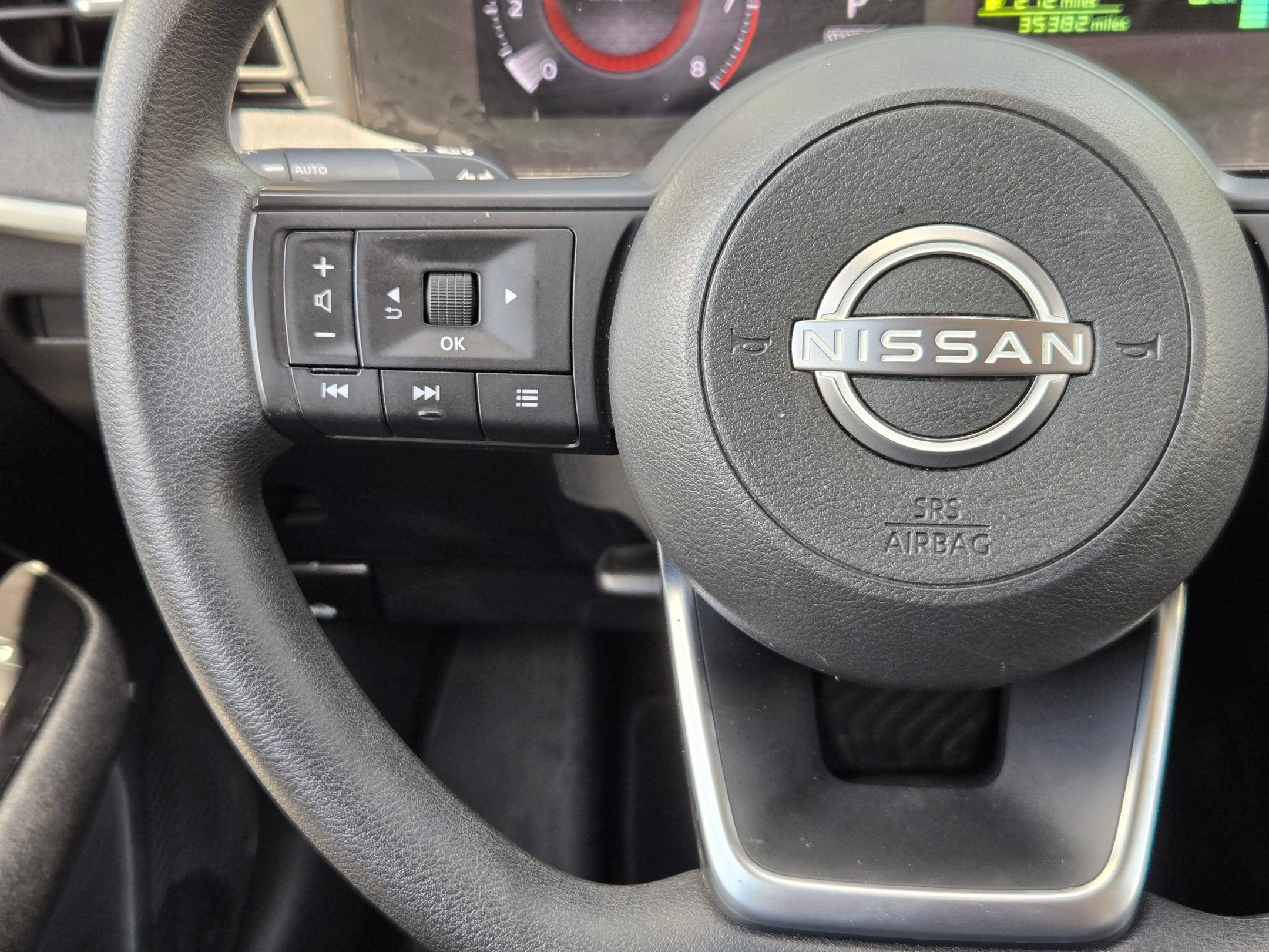 Used 2025 Nissan Kicks SV FWD image 21