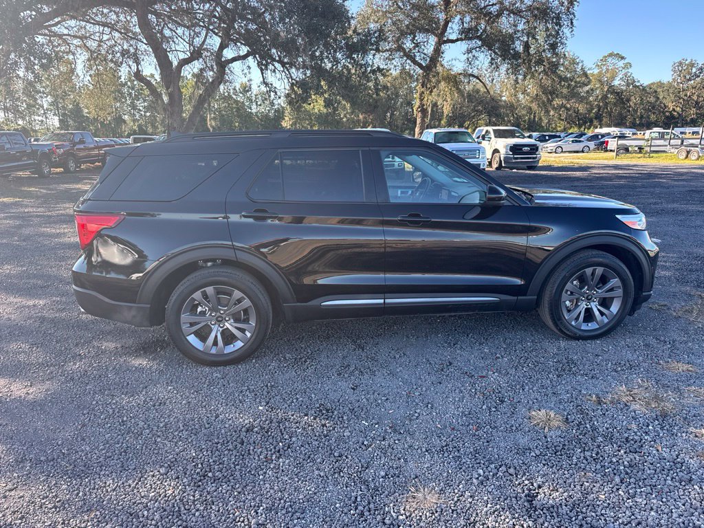 Used 2023 Ford Explorer XLT w/ Equipment Group 202A RWD image 7