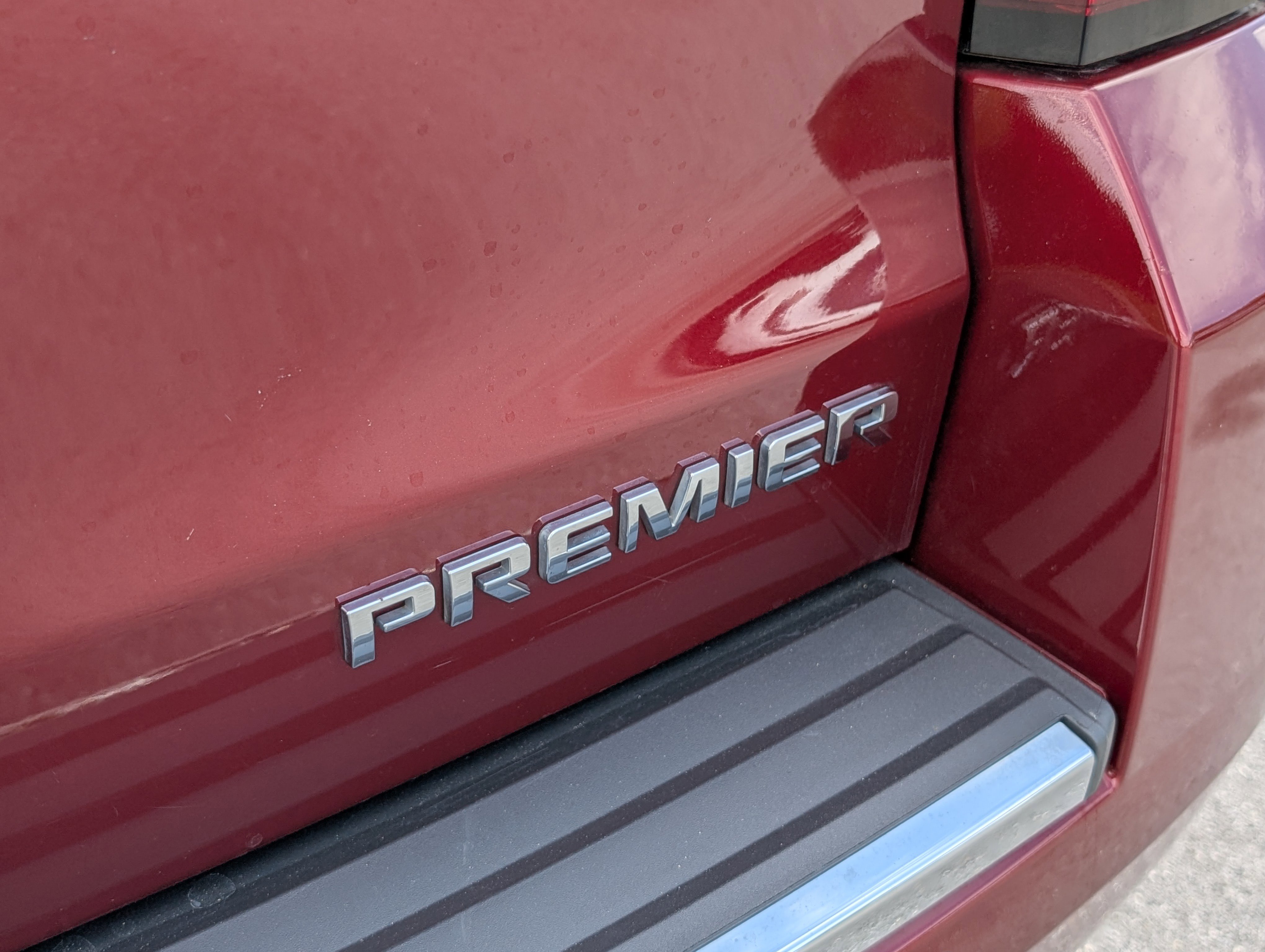 Used 2020 Chevrolet Suburban Premier RWD image 9