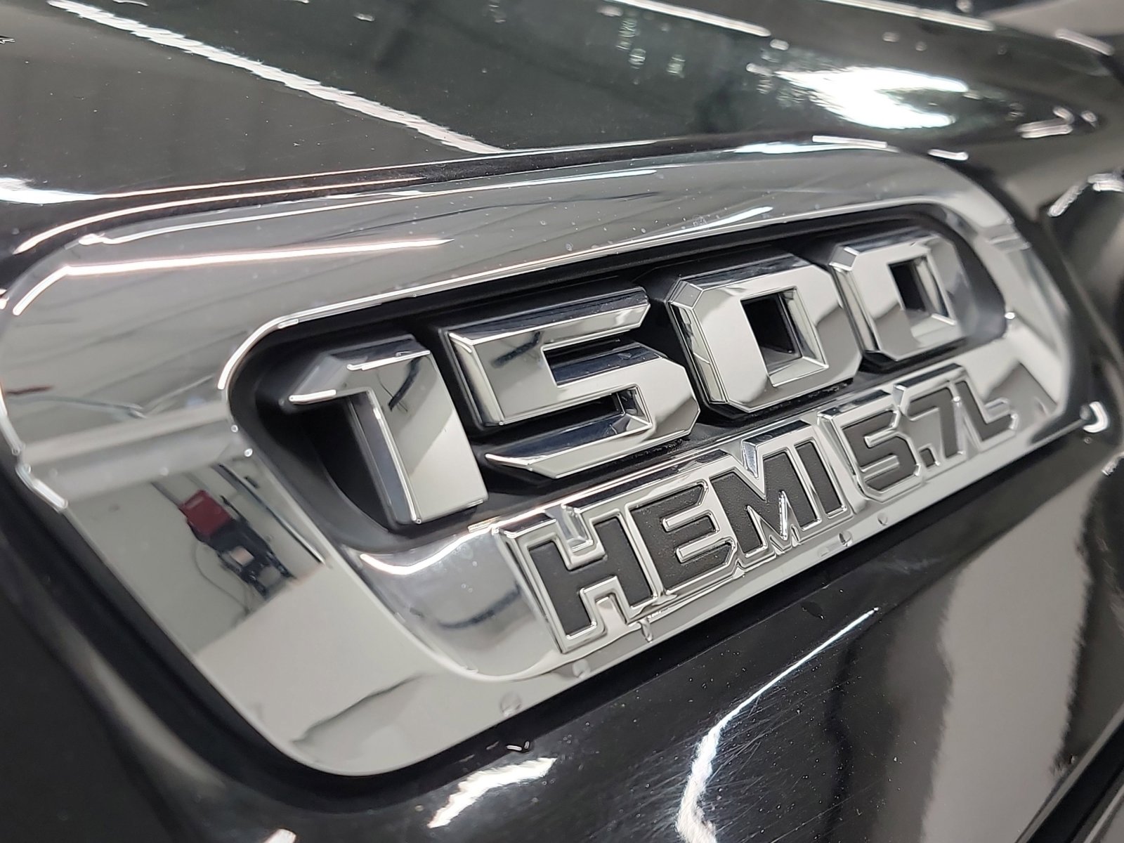 Used 2019 RAM 1500 Limited image 33