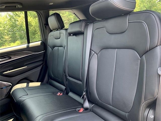 New 2024 Jeep Grand Cherokee Overland image 21
