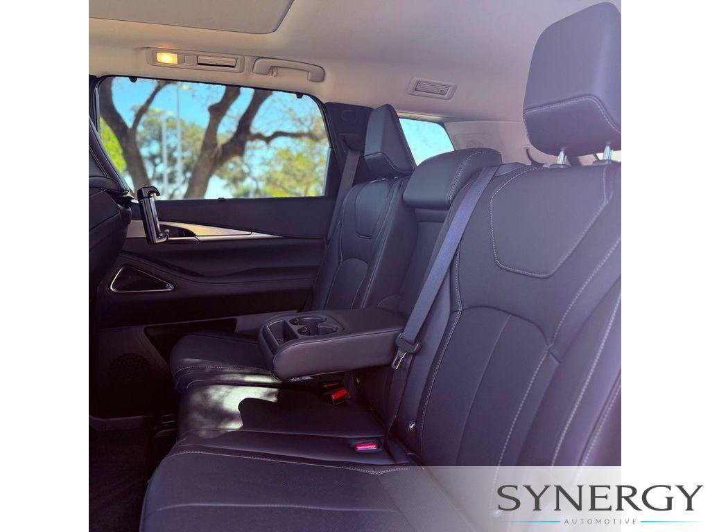 Certified 2026 INFINITI QX60 Luxe w/ Family Package AWD/4WD image 31