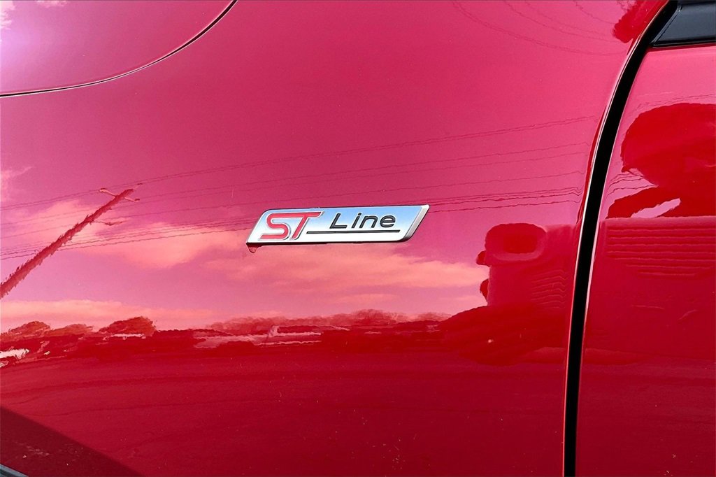 New 2026 Ford Escape ST-Line w/ Cold Weather Package image 9
