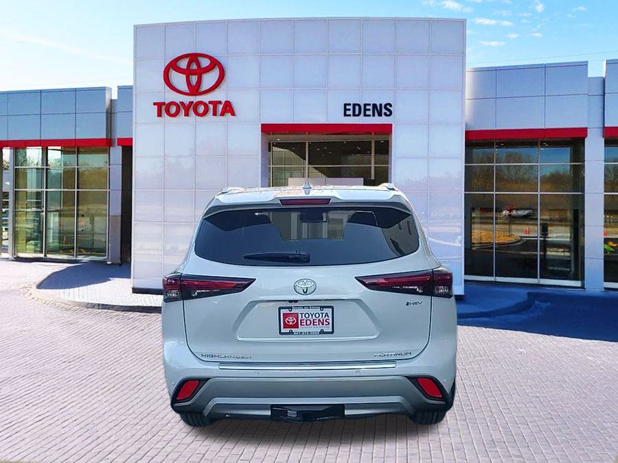 New 2026 Toyota Highlander Platinum image 4