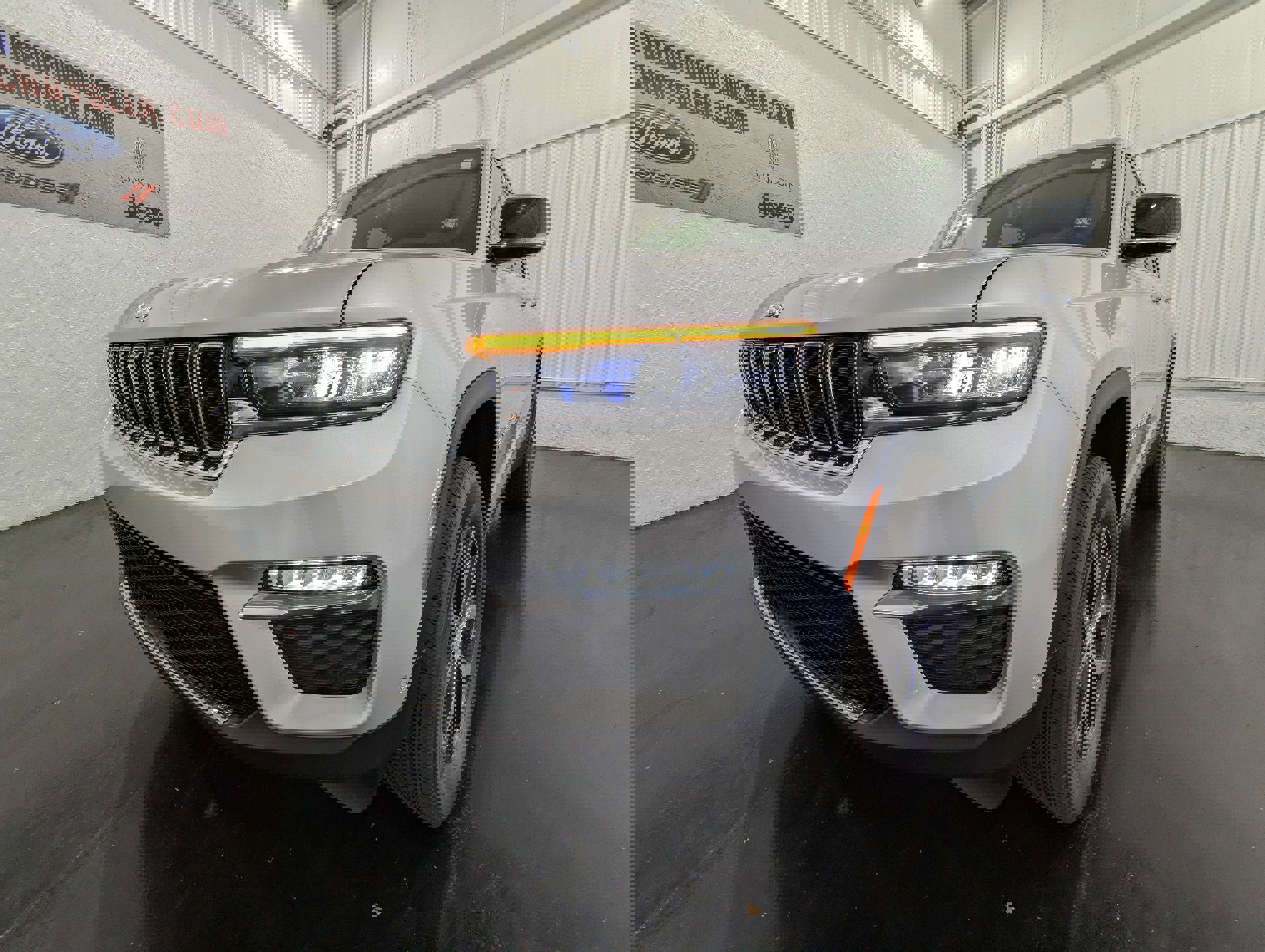 New 2025 Jeep Grand Cherokee Limited w/ Luxury Tech Group II image 3