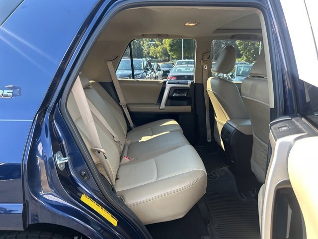 Used 2016 Toyota 4Runner SR5 Premium image 17
