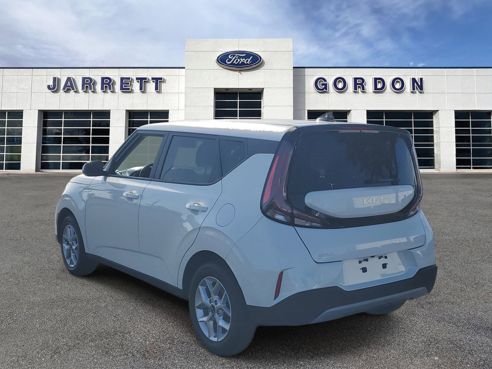 Used 2025 Kia Soul LX image 3