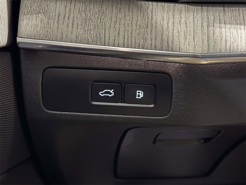 Used 2025 Volvo XC90 T8 Ultra image 24