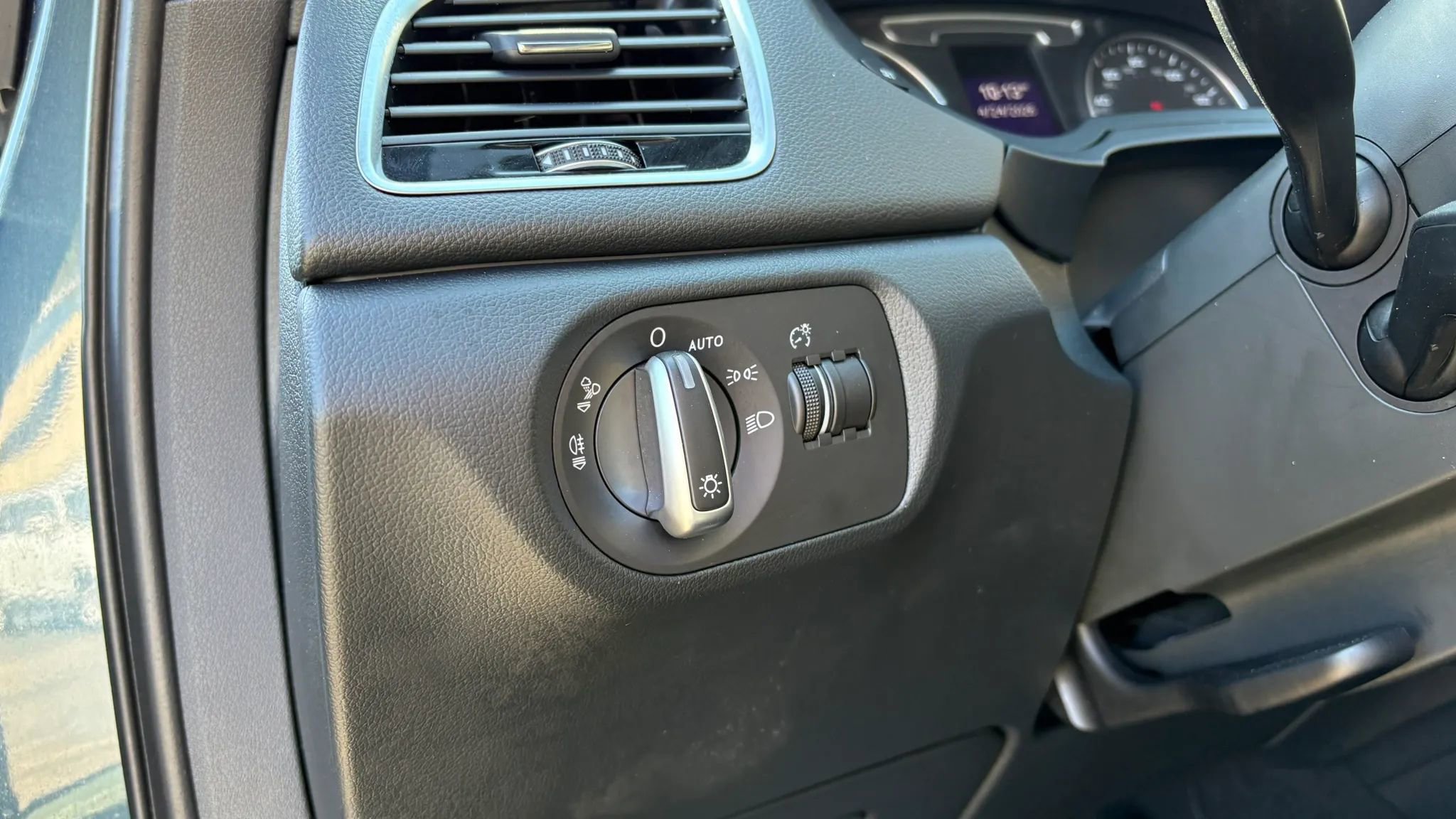 Used 2018 Audi Q3 2.0T Premium w/ Convenience Package AWD/4WD image 20