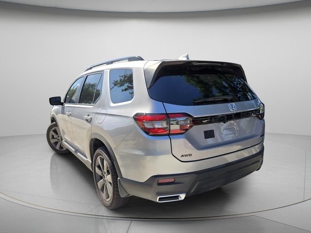 Used 2025 Honda Pilot Sport image 6